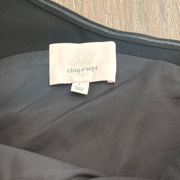 Cinq à Sept Theoline Black One Shoulder Ruched Top Large 100% Silk - Picture 5 of 6